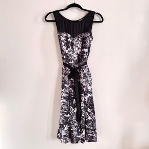 🌹 H&M Floral Sweetheart Neckline Dress 🌹